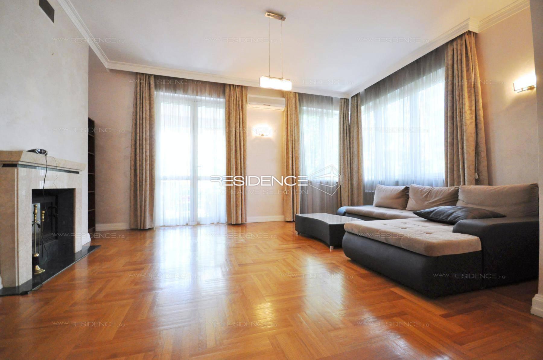 Photo inspiration: Picture Idea: Generous High Ceilings Apartment In Tolstojeva St